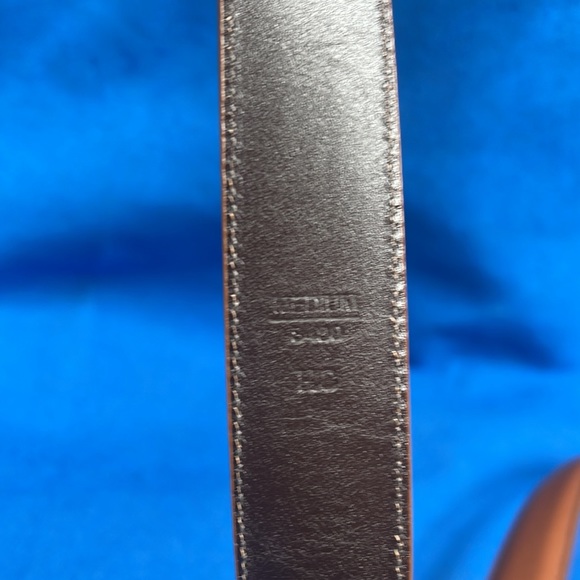 Coach brown genuine leather with solid brass buckle medium, excellent condition - Picture 3 of 5